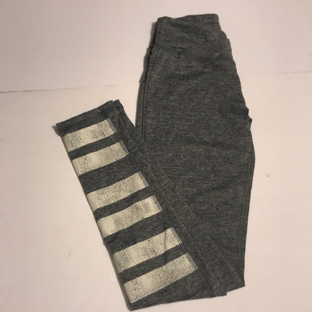 Electric yoga leggings 🧘‍♀️